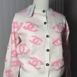CHANEL Pink and Cream Knitwear